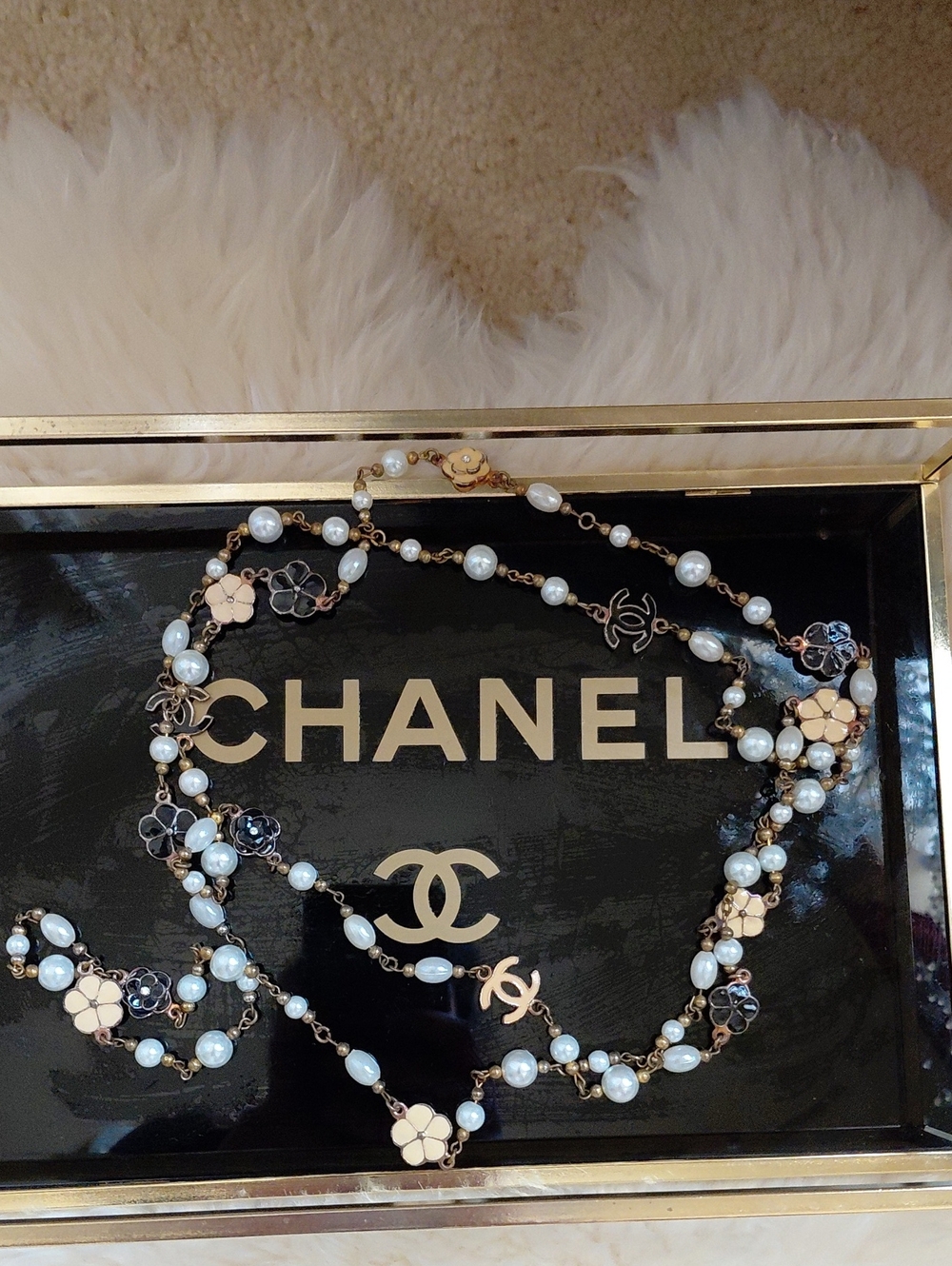 PEARL CAMELLIA CC LONG NECKLACE